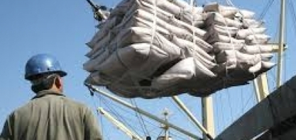 União Europeia planeja suspender importações de açúcar isentas de impostos por um ano