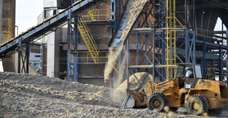 Processamento de cana-de-açúcar (Crédito: Marcello Casal Jr / Agência Brasil ) 