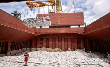 Navios com açúcar ‘param no meio do caminho’ e completam rota por terra no Oriente Médio