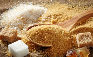 Açúcar oscila e mantém suporte com petróleo, apesar de pressão no mercado