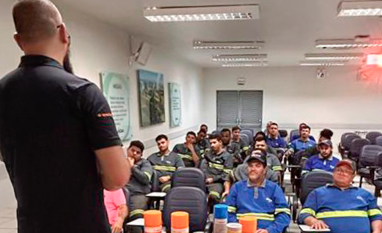 Colaboradores têm treinamento sobre uso seguro de abrasivos