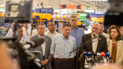 Governo anuncia R$ 10 bi para máquinas na Agrishow 2026