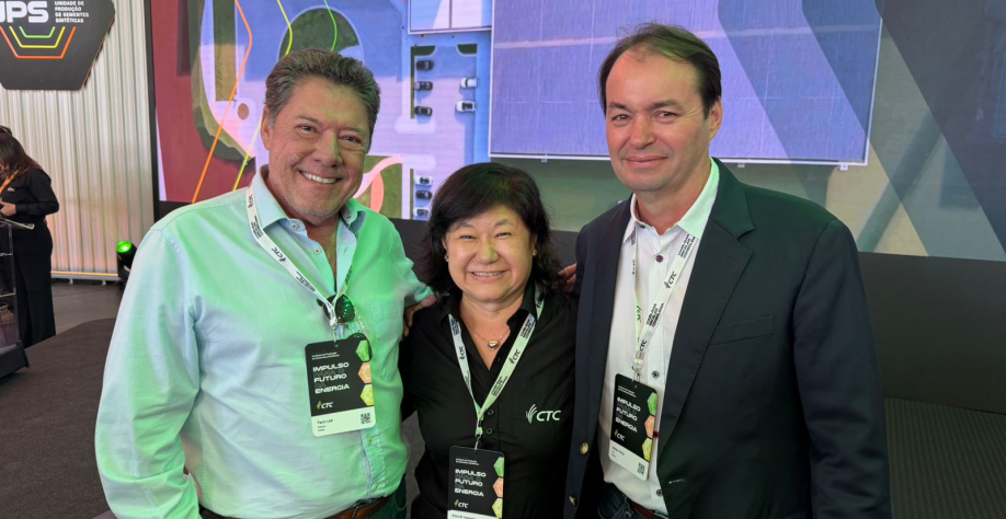Paulo Leal (pres Feplana), Silvia Yokohama (diretora do CTC) e Nelson Pérez (pres Comissão da Cana da CNA)