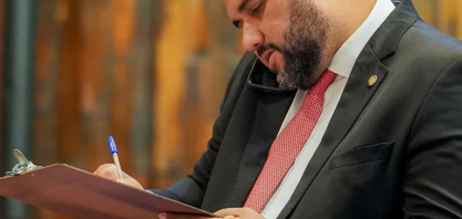 Deputado é preso por lavagem com postos de combustíveis