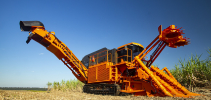 Jacto lança, na Agrishow 2026, a Hover 500, colhedora de cana de duas linhas