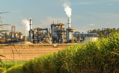 Etanol despenca em abril com avanço da safra e pressão da oferta no mercado brasileiro
