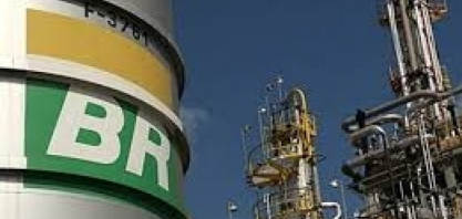 Petrobras faz primeiro reajuste na gasolina após a guerra, com alta de R$ 0,48