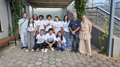 Visita à indústria amplia visão profissional de jovens da Canaoeste