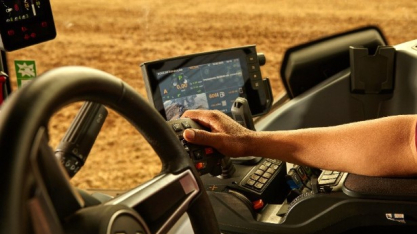 Alta tecnologia no campo impulsiona pequenos produtores e molda nova geração do agro
