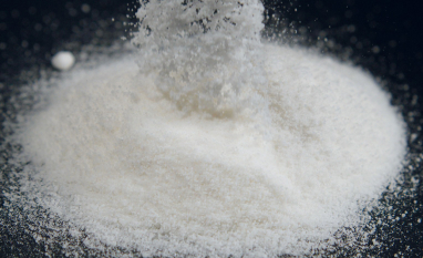 Palha seca e três fósforos