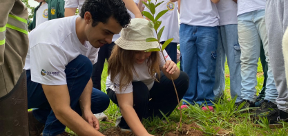 Colombo na Escola promove conscientização ambiental e plantio de mudas